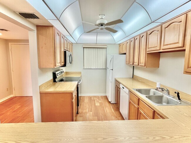 Building Photo - Application Under Review - 2 BR 2 Bath Con...
