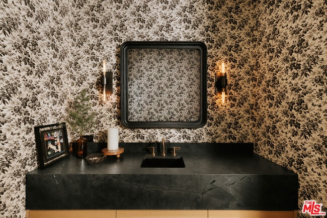 Building Photo - 5792 Calpine Dr