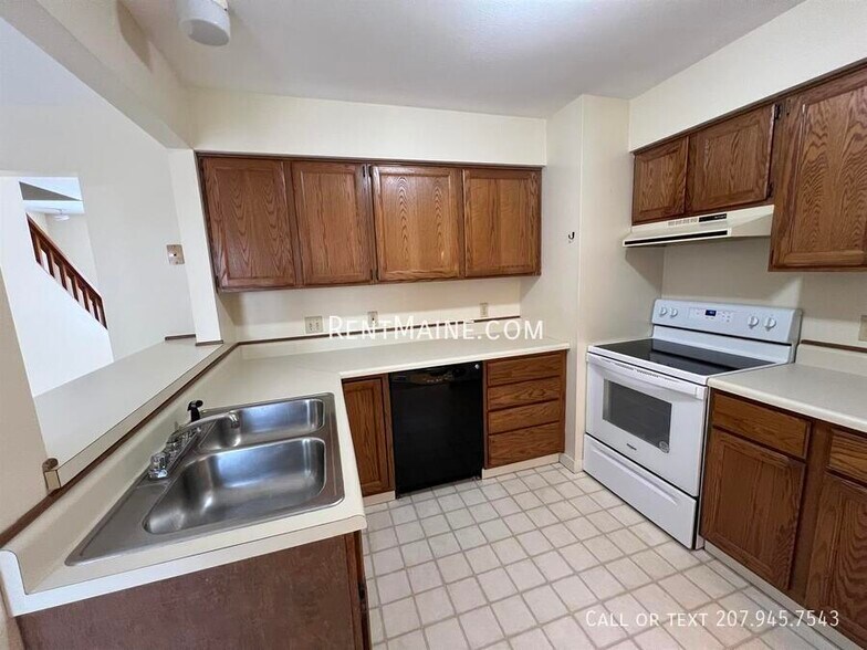 Building Photo - 71 Valley View Ln