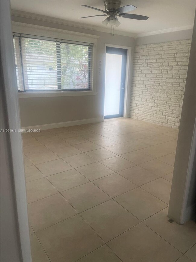 Building Photo - 790 NE 122nd St