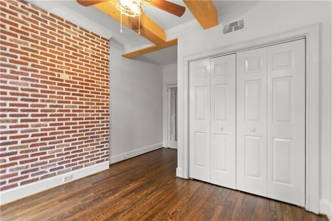 Building Photo - 2840 Peachtree Rd NW