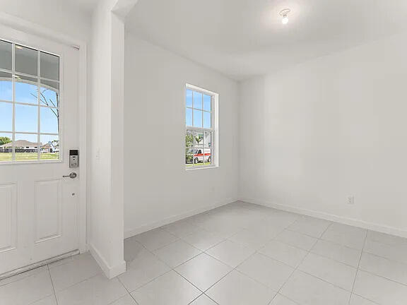 Building Photo - 7292 Lenora Ln