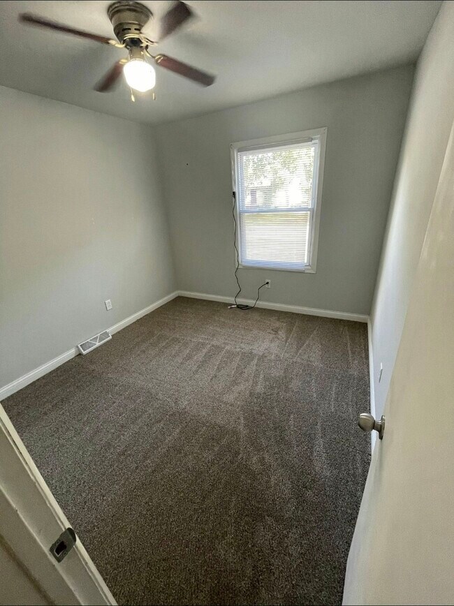 Building Photo - 410 Porter St