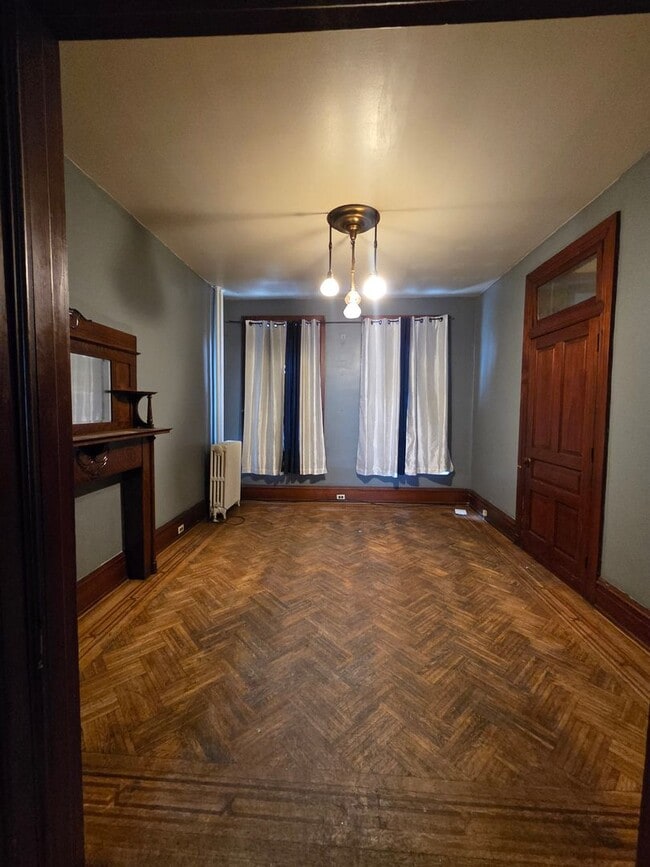 Building Photo - 28 S Hartley St