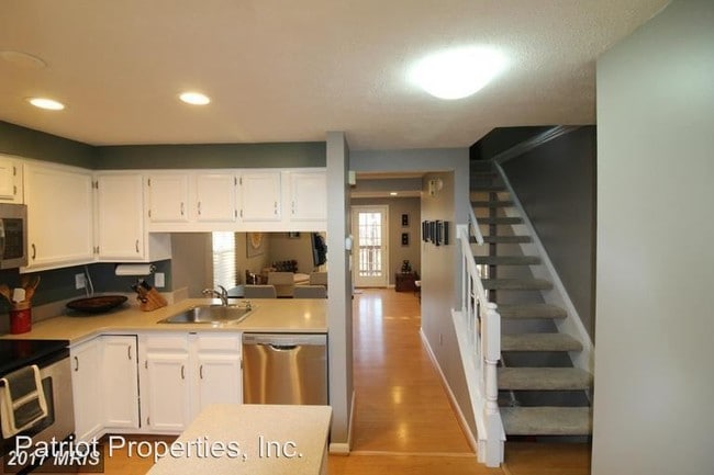 Building Photo - 2 br, 2 bath House - 1570 Woodcrest Dr.