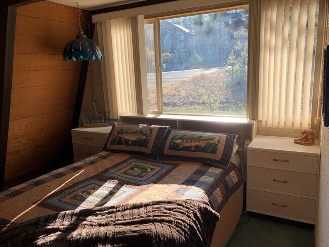 Building Photo - Ski Lease in Tahoe Donner- $2700 per month...