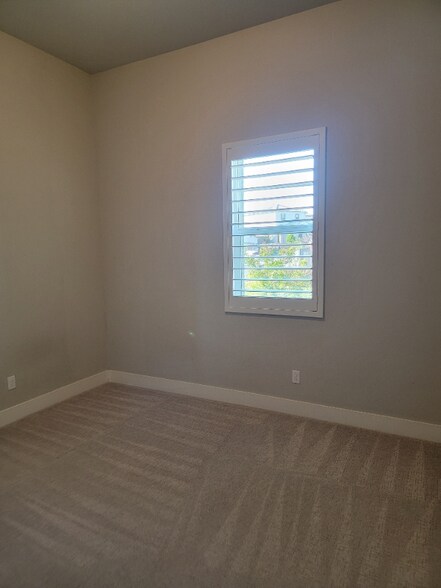 Building Photo - 218 Seacrest Ct