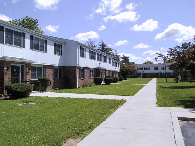 Building Photo - Autumn Gardens