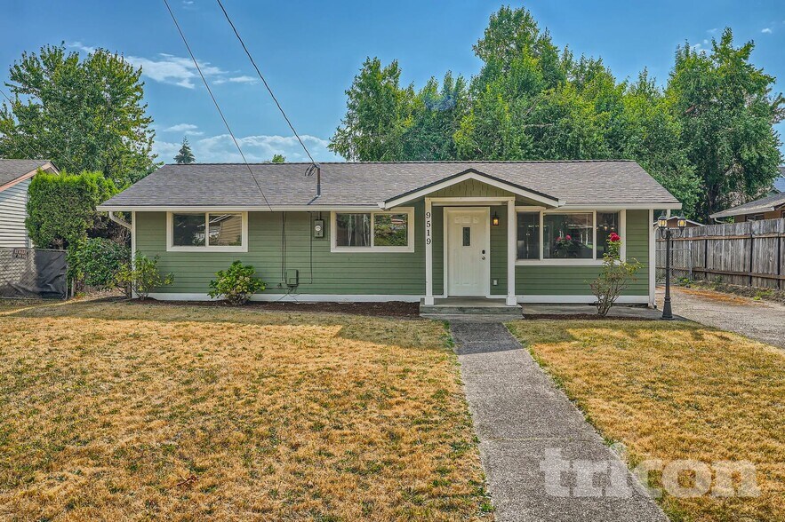Building Photo - 9519 NW 27th Ave