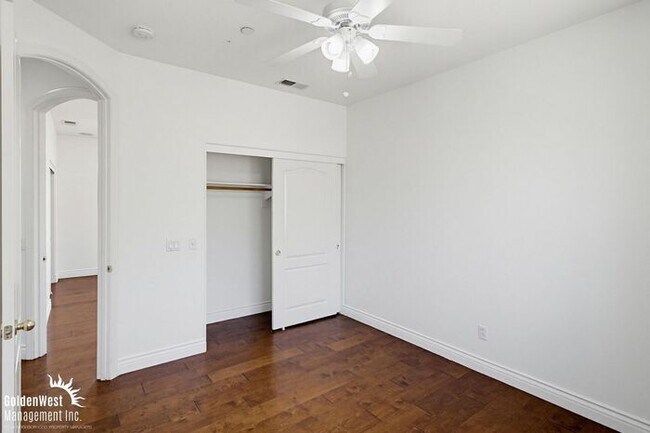 Building Photo - Elegant 5Bdm 3Ba Hilltop Home In Fallbrook!