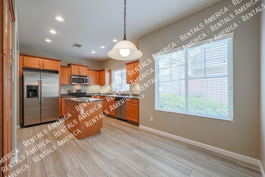 Building Photo - 2205 W Le Marche Ave