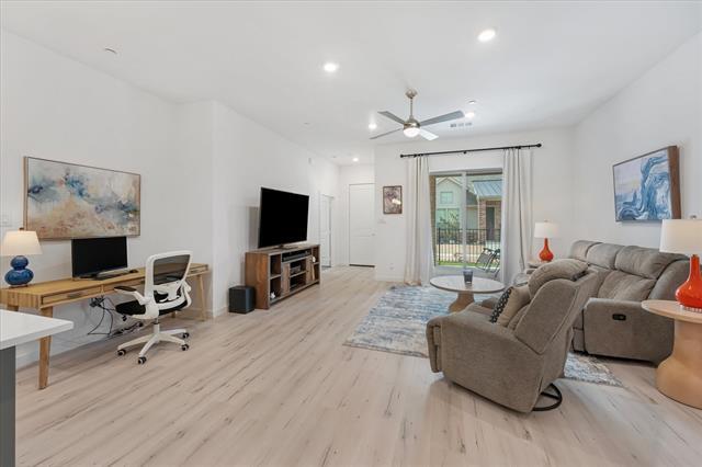 Building Photo - 2833 Applewood Wy