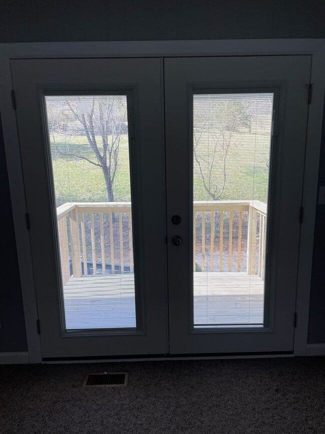 Building Photo - 2 Bdrm /1.5 Bath Townhome Church Hill, TN