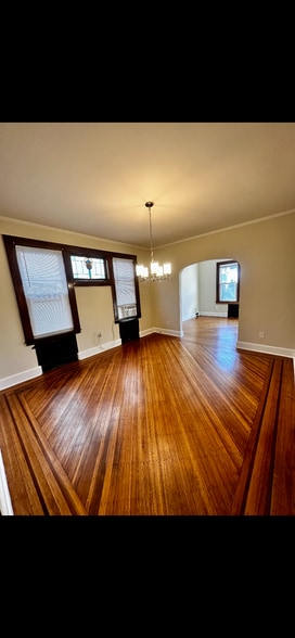 Building Photo - 228 Laurel Ave