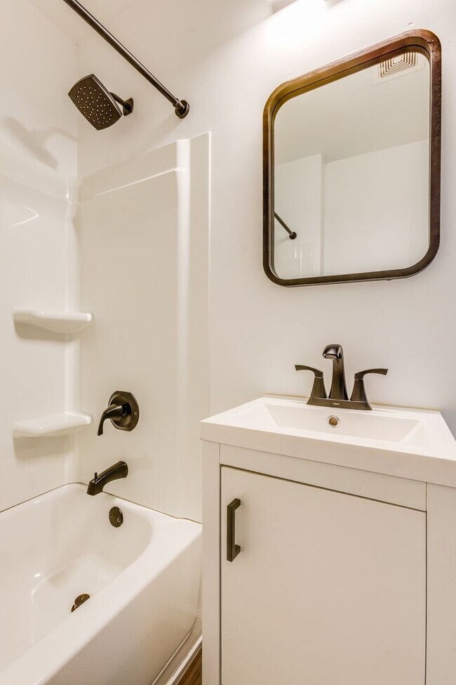 Building Photo - 70 Millbridge St