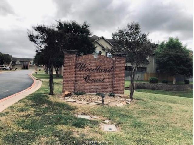 Building Photo - 1425 W Villa Maria Rd
