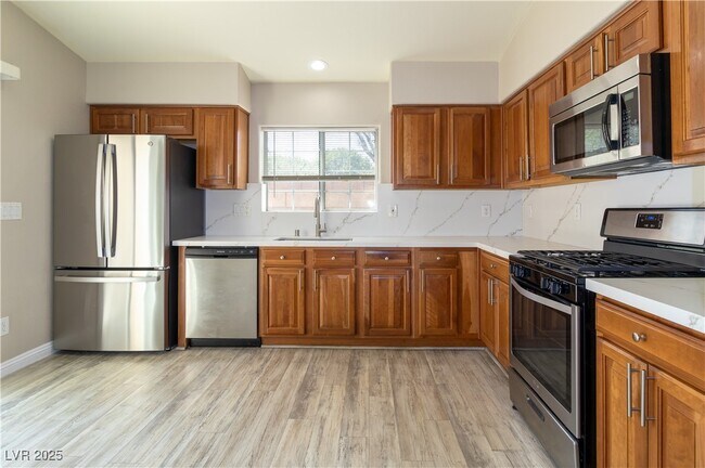 Building Photo - 8688 Little Fox St