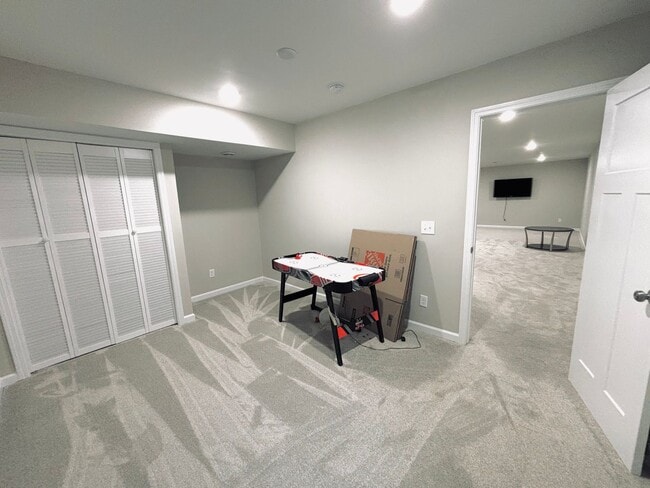 Building Photo - ONE OF A KIND 5bed/4bath!  *HOME THEATER* ...