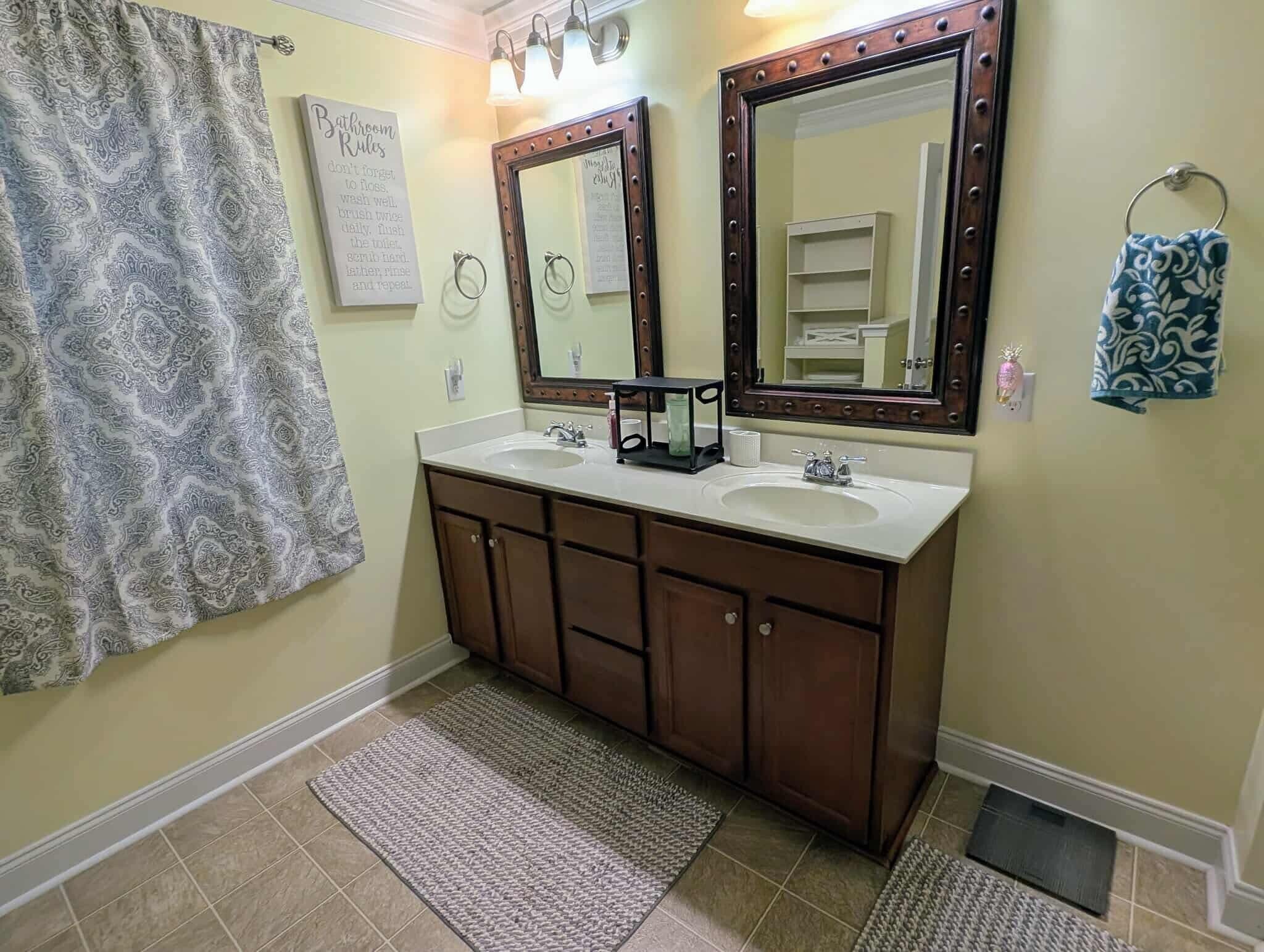 Building Photo - 400 Laurel Leaf Dr