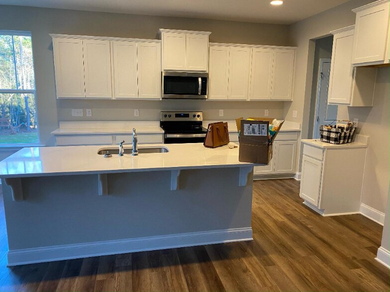 Building Photo - 47 Wood Spring Ct