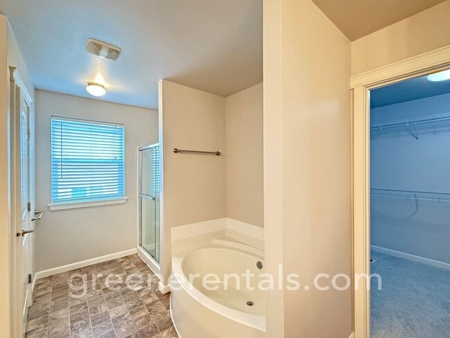 Building Photo - 4BR/2.5BA with Bonus Loft and Den in Lacey