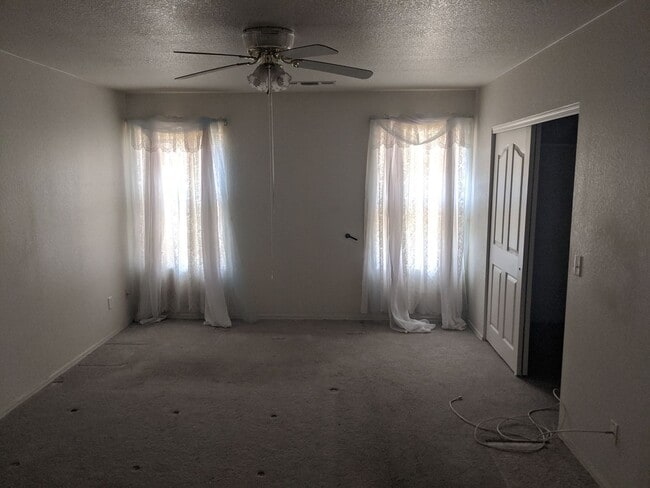 Building Photo - Midvale Rental