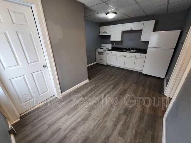 Building Photo - 2333 N 14th St