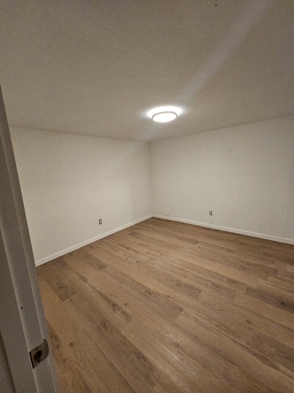 Building Photo - 1121 Debra Ln