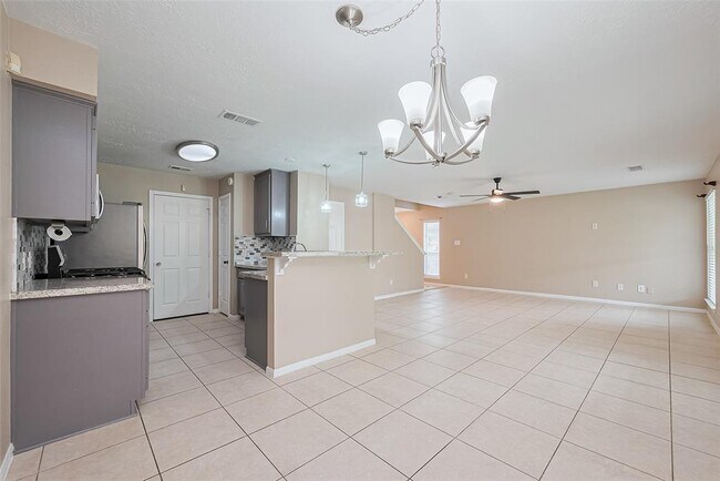 Building Photo - 8714 Ashlawn Dr