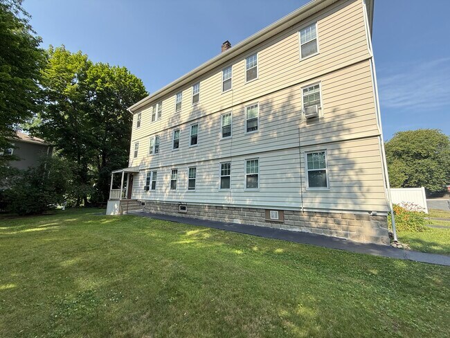 Building Photo - 96 Courtland St