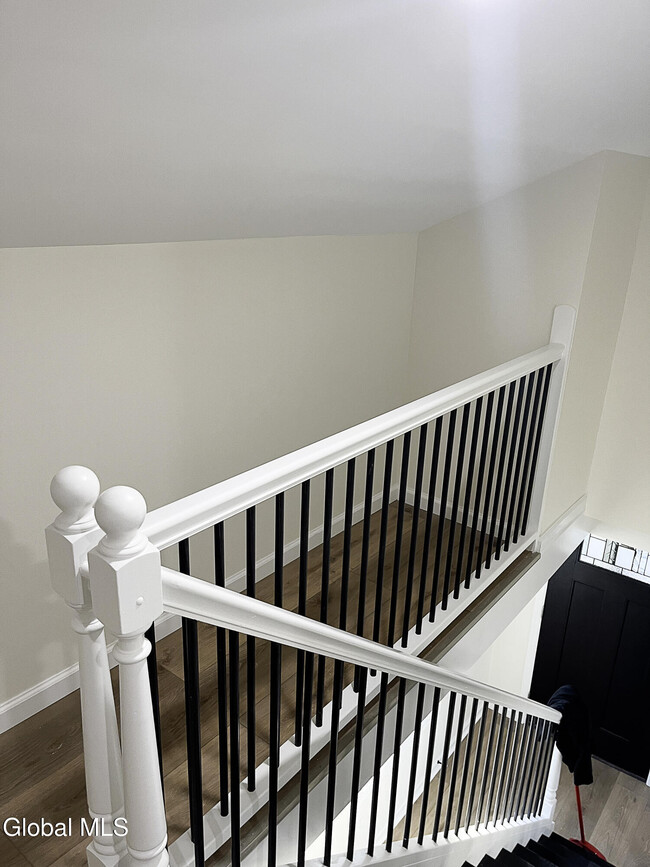 Building Photo - 34 Center St