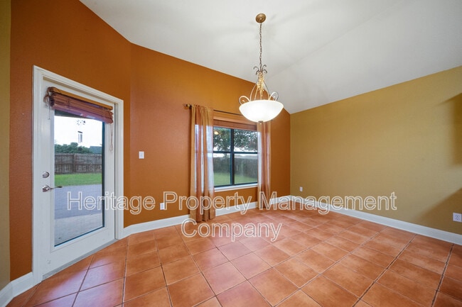 Building Photo - 1214 Sugar Land Dr