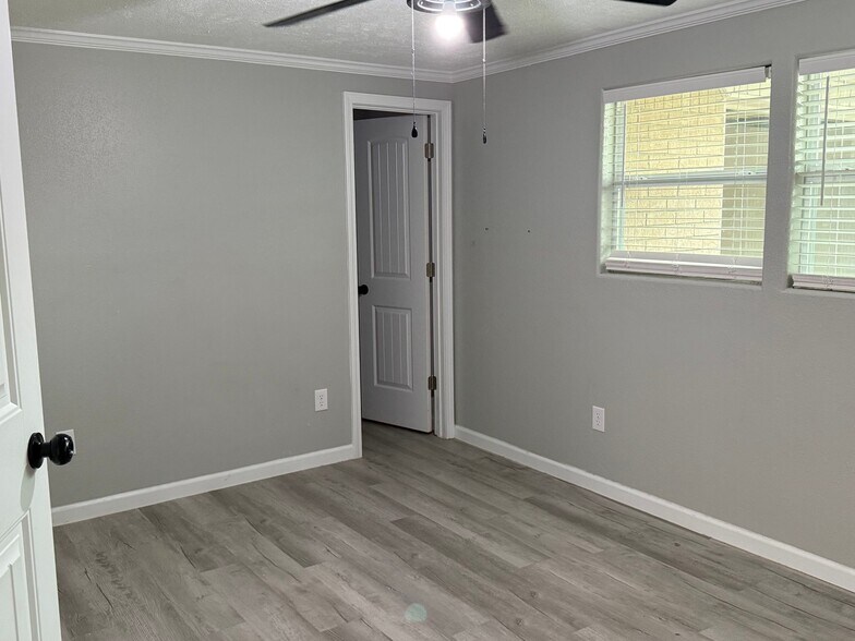 Building Photo - 4121 Willowoak Dr