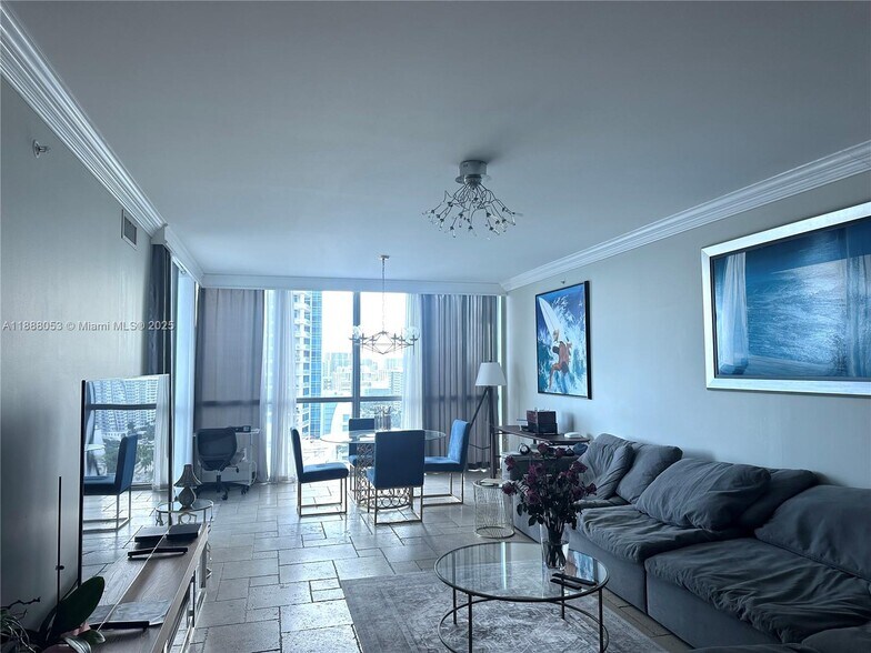 Building Photo - 3101 S Ocean Dr