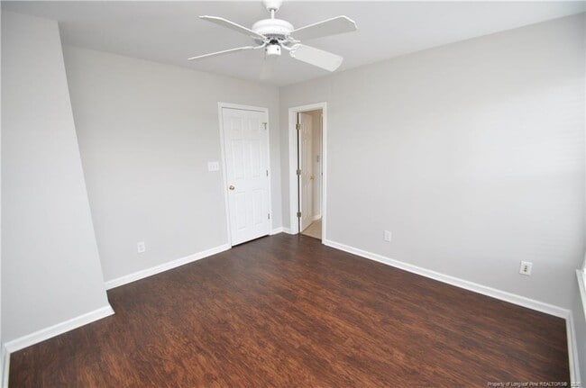 Building Photo - 402 Knightsborough Way