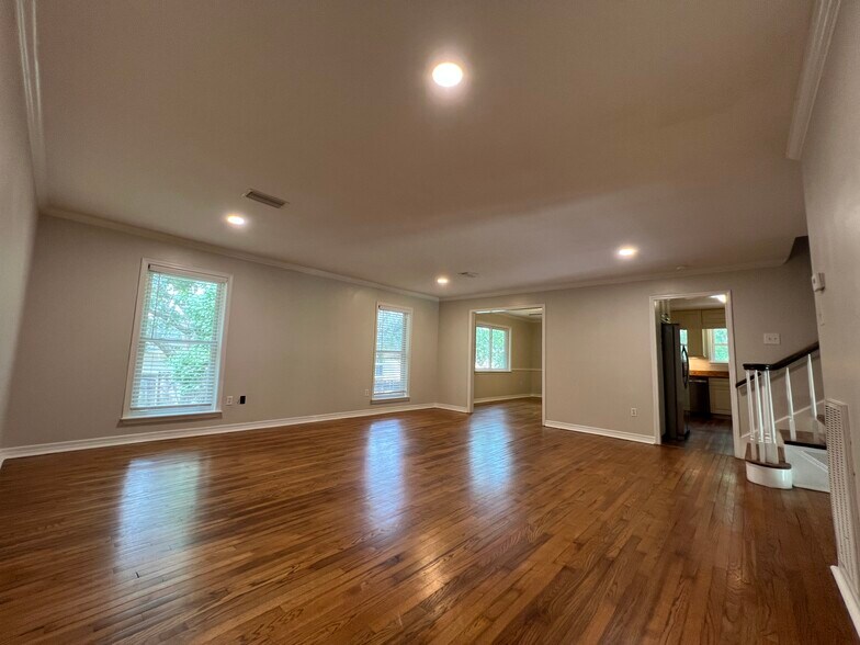 Building Photo - 27 Bayou View Dr