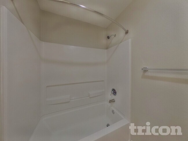 Building Photo - 102 Saddlebag Ct