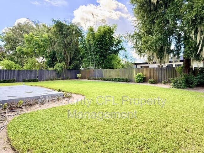 Building Photo - 2408 Corrine Dr