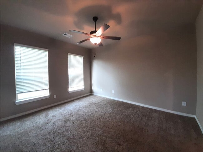 Building Photo - 9733 Grosbeak Ln