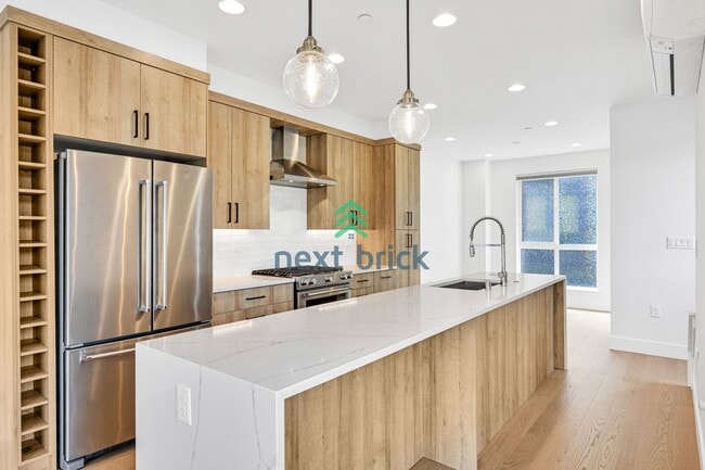 Building Photo - 2 bed and 2.5 bath Modern Townhome Downtow...