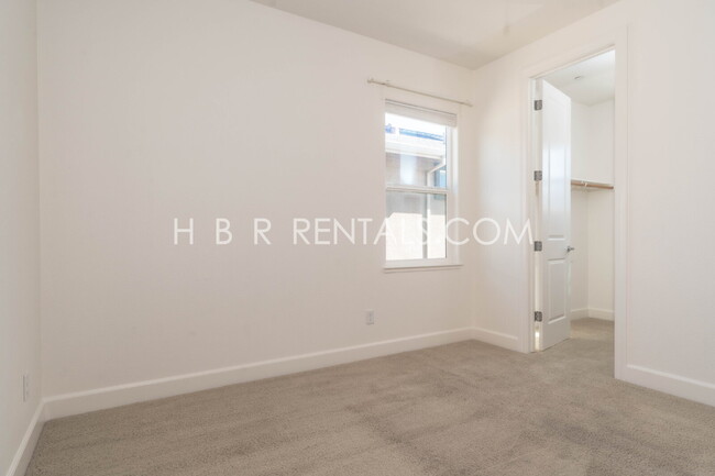 Building Photo - EXCLUSIVE ELLIS HOME For Rent in Tracy - o...