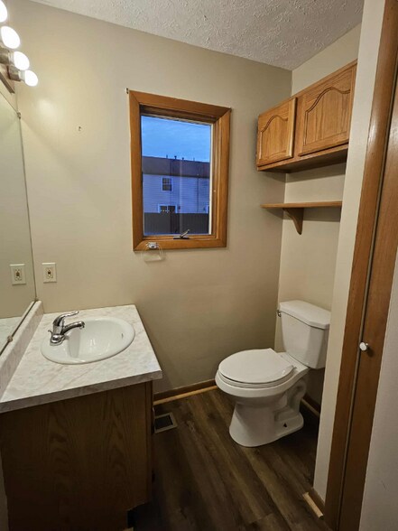 Building Photo - 468 Topaz Ln