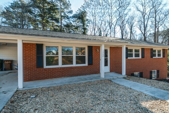 Primary Photo - 1208 Trinity Cir