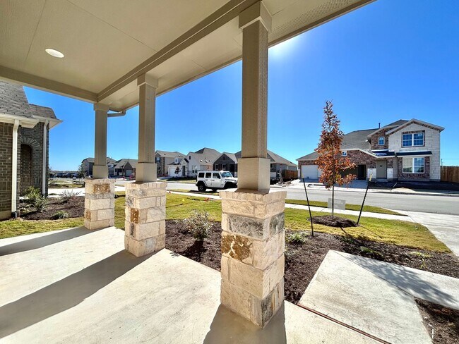 Building Photo - Spacious Modern 4/BR 3/BA Home with Stunning Features!