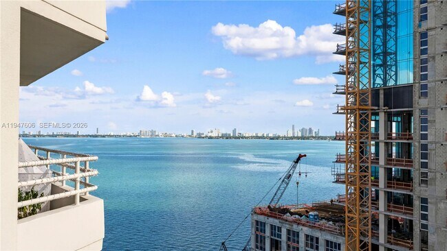 Building Photo - 555 NE 34th St