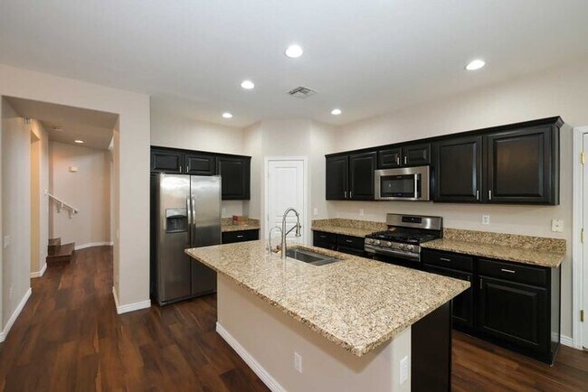 Building Photo - Move-In Ready Home in Highly Desirable Lagos Vistoso