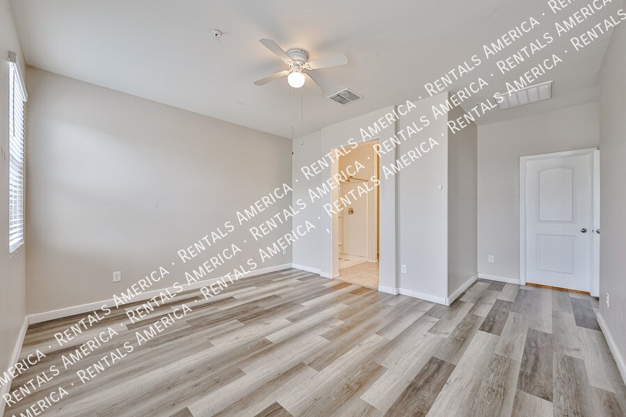 Building Photo - 30938 W Mitchell Dr