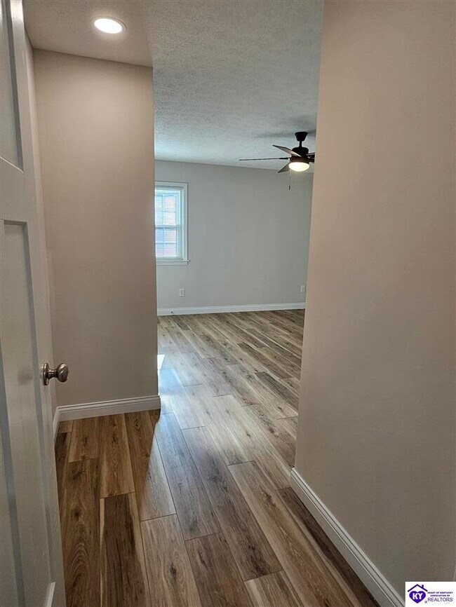Building Photo - 395 W Crocus Dr