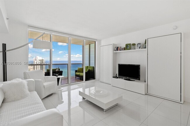 Building Photo - 1830 S Ocean Dr