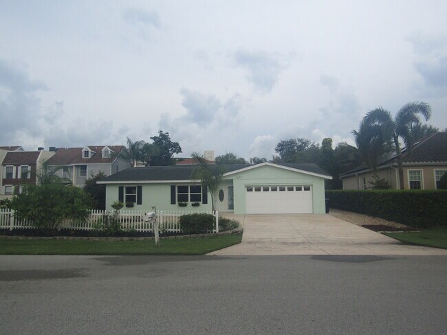 Primary Photo - 736 Cadiz Rd